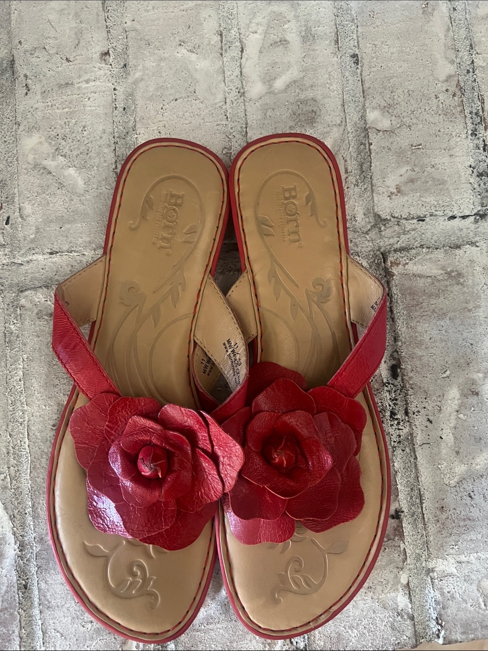 Beautiful Born Red Leather Floral Slide Sandals for Women sz 11